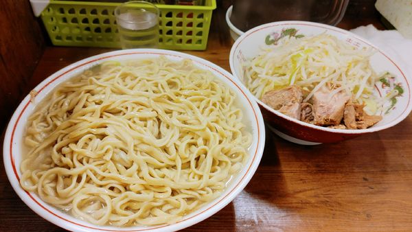 「麺増し・大・ネギ(ヤサイカラメ)￥９５０」@ラーメン二郎 品川店の写真