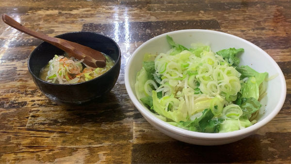 「油そば もつ煮」@ラーメンHOT めん花の写真