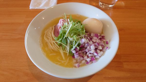 「味玉濃厚鶏そば 830円 + 刻み玉ねぎ 50円 + α」@らーめん コッコの写真