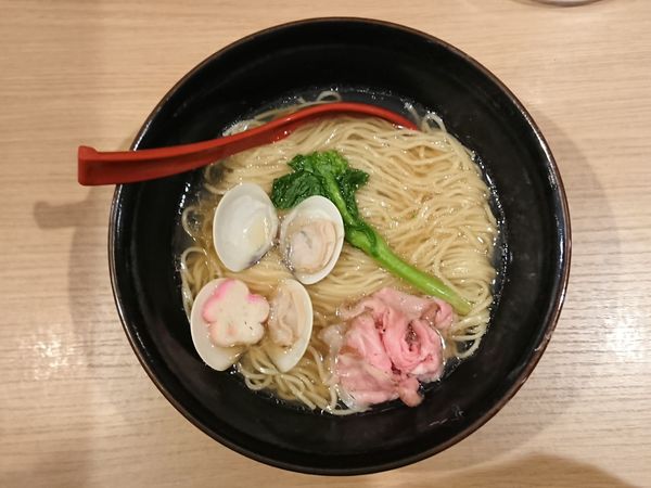 「【限定】ハマグリと焼きあごの塩らー麺」@焼きあご塩らー麺 たかはし 大船店の写真