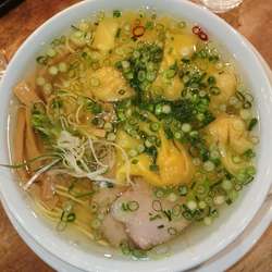 蝦仁雲呑麺(えびワンタンメン)3600円