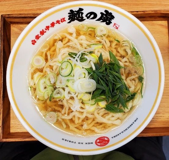 「しお中華そば」@自家製中華そば 麺の虜の写真