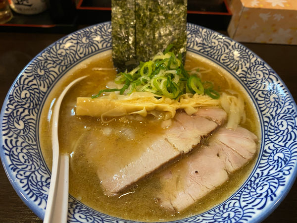 「濃厚煮干し中華そば」@麺匠 銀星 海美風の写真