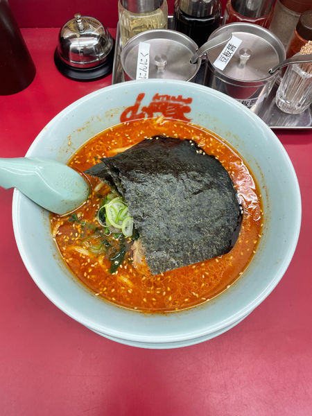 「辛味噌ラーメン　中辛(790円)」@ラーメン山岡家 ひたちなか店の写真