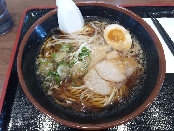 「福山ラーメン煮玉子入り600円」@あじわい処 麺 福山店の写真