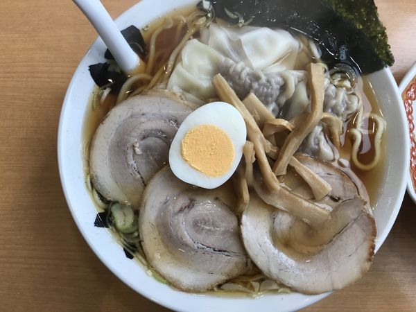 「特製肉ワンタンメン（醤油選択）（太麺選択）」@麺匠 大黒 利府中インター店の写真