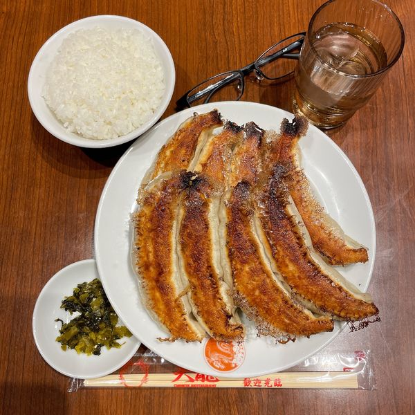 「焼きギョーザ(８ヶ)　鍋貼」@銀座天龍 本店の写真