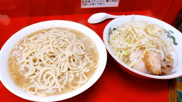 「麺増し・大(ヤサイ)￥８８０」@ラーメン二郎 京急川崎店の写真
