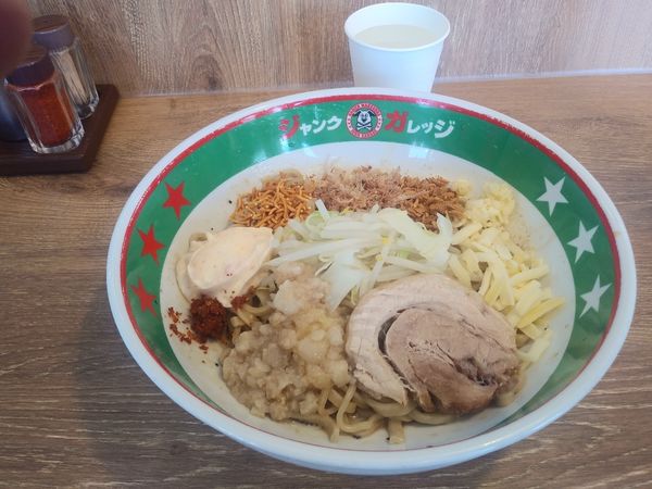 「まぜそば」@ジャンクガレッジ 川越小堤店の写真