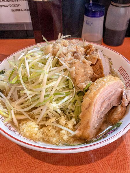 「ネギラーメン（ニンニク少な目アブラ）」@自家製麺ラーメン 佐藤の写真