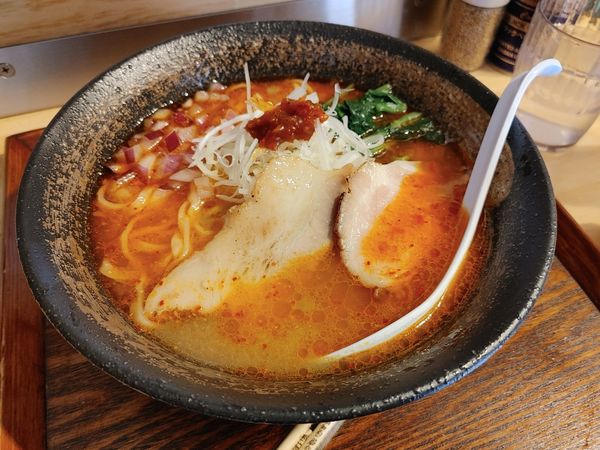 「辛味噌ラーメン980円」@貝出汁らぁ麺 みぎわの写真