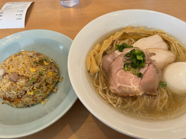 「特製塩ラーメン1020円、半チャーハンセット280円」@らぁ麺 きよ田の写真
