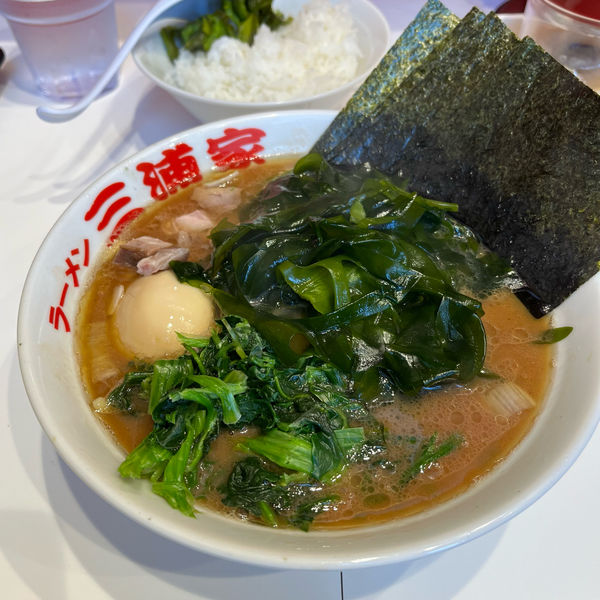 「上ラーメン　ワカメ」@ラーメン 三浦家の写真