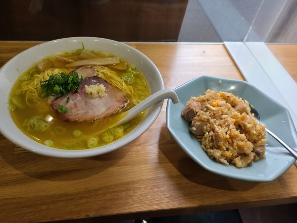 「守　塩　細麺　+　半チャーハン」@麺屋のスたの写真