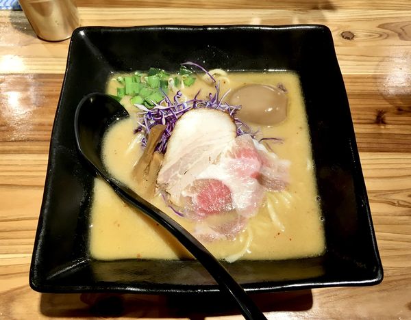 「味噌半熟味玉付き」@バロンヌードルの写真