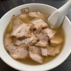 焼豚ラーメン、餃子　1330円