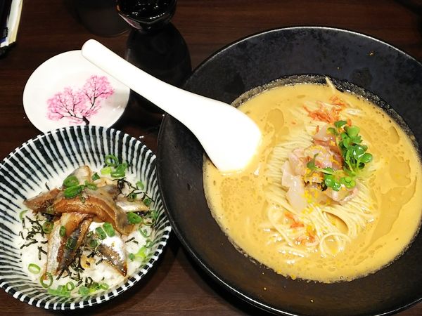 「【限定】真鯛と桜海老の春色そば＋色々　950＋α円」@寿製麺 よしかわ 西台駅前店の写真