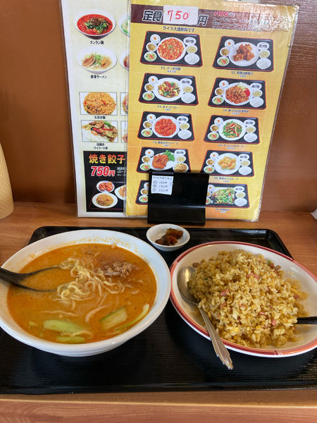 「坦々麺とカレーチャーハン780円」@台湾料理 品味多の写真