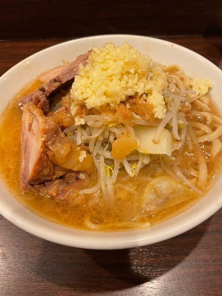 「ラーメン ニンニクマシマシ ヤサイアブラカメ」@ピコピコポンの写真