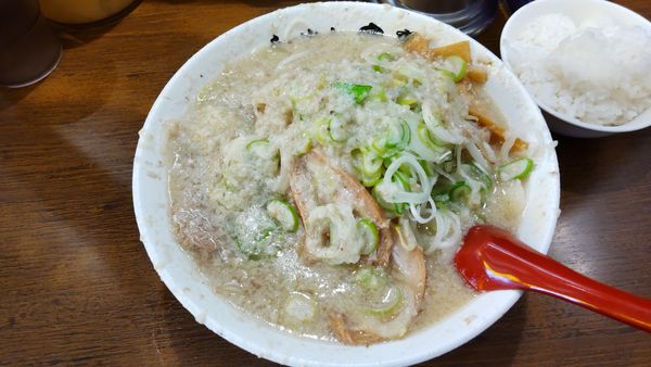 「らーめん+チャーシュー２枚」@らーめん弁慶 門前仲町店の写真