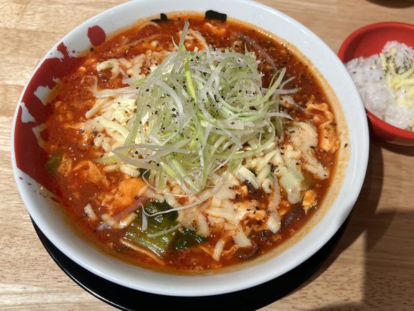 「チーズトマト酸辣湯麺」@ラーメンまこと屋 早田栄町金華橋店の写真