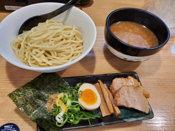 「超濃厚魚介豚骨つけ麺」@らーめん つけ麺 春樹 王子店の写真