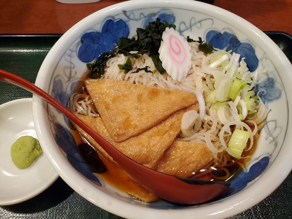 「冷やしきつねうどん・並」@麺房 八角の写真