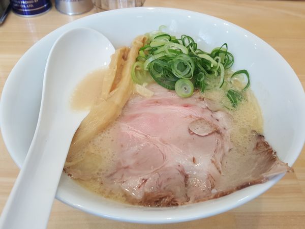 「鶏白湯 大盛り ￥950」@鶏白湯 白の写真