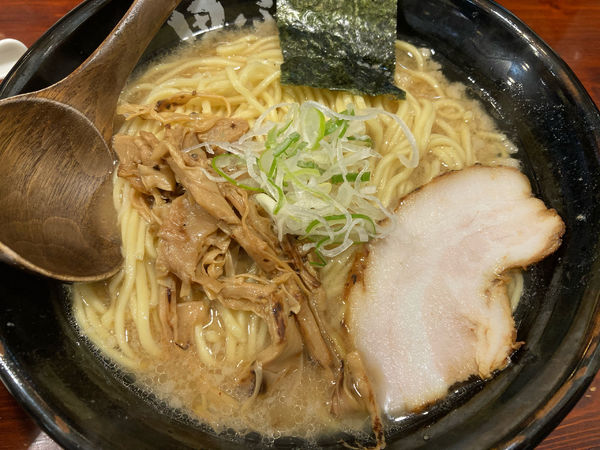 「熟成醤油らーめん　750円(麺大盛りサービス)の」@麺処 田ぶし 高円寺本店の写真