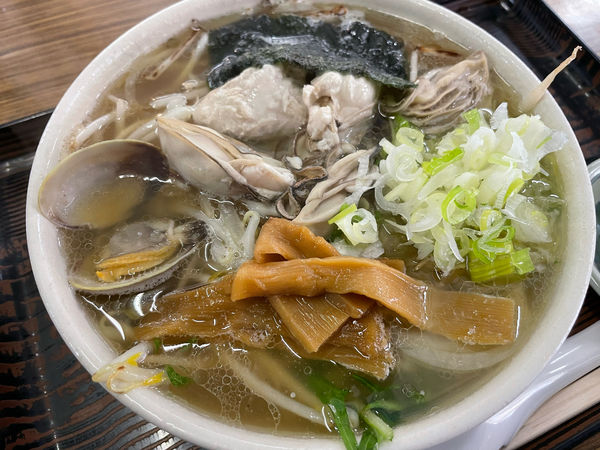 「カキラーメン(魚醤こってり太麺)1,730円」@魚一 らーめん工房の写真