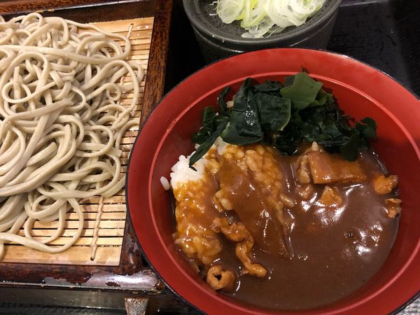 「蕎麦屋のカレー丼(小)セット610円」@車やの写真