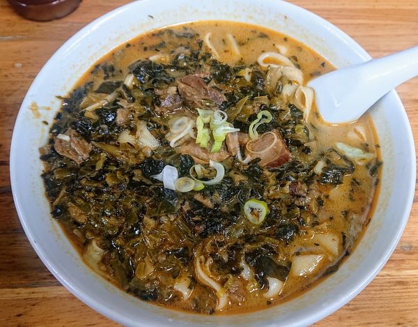 「高菜入牛肉刀削麺」@華隆餐館の写真