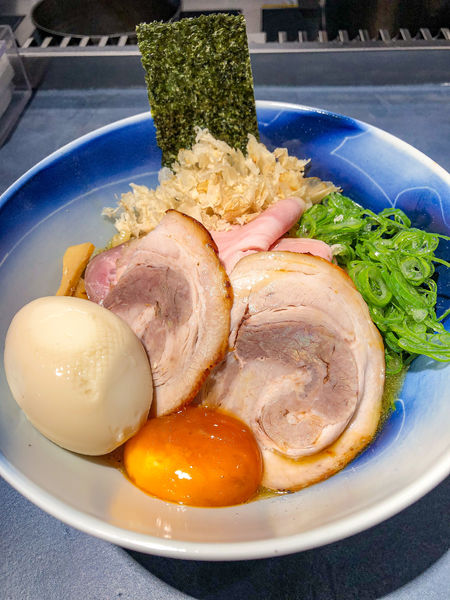 「鶏油のまぜそば」@うずとかみなりの写真