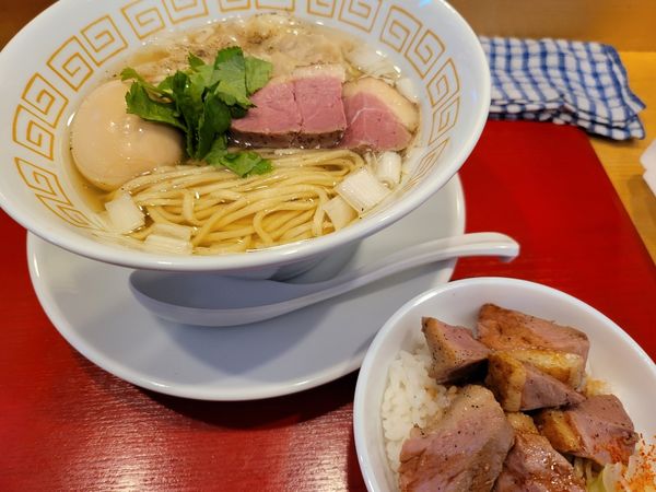 「塩鴨らーめん　大盛　マキシマムこい味玉　鴨わさび丼(小)」@鴨だしらーめん 鴨福の写真