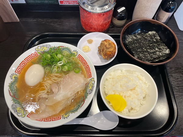 「味玉ラーメン　のり　唐揚げ　ごはん」@博多ラーメン専門店 幸ちゃんラーメン 西月隈店の写真