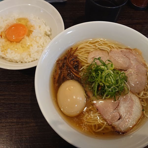 「塩らーめん680円、味玉100円、お昼のごはん120円、替玉」@かしわぎの写真