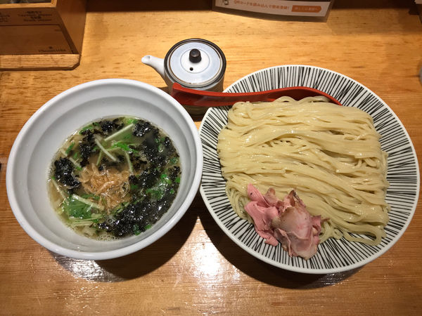 「塩つけ麺　900円」@焼きあご塩らー麺 たかはし 新宿本店の写真
