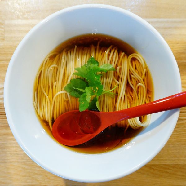 「（梅）かけそば 醤油＋おまかせ三種盛り＋ハートランド×2」@自家製麺 くろ松の写真