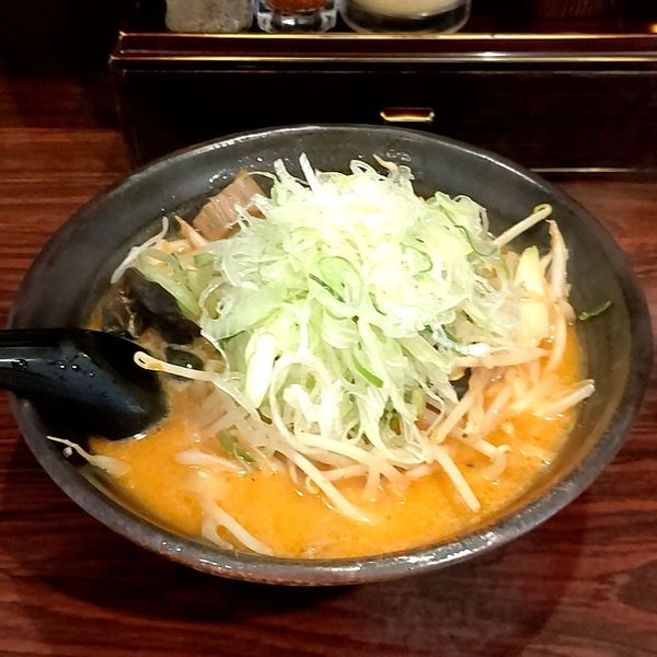 「味噌オロチョンらーめん＋ネギ増し」@北海道らーめん ひむろ 錦糸町店の写真