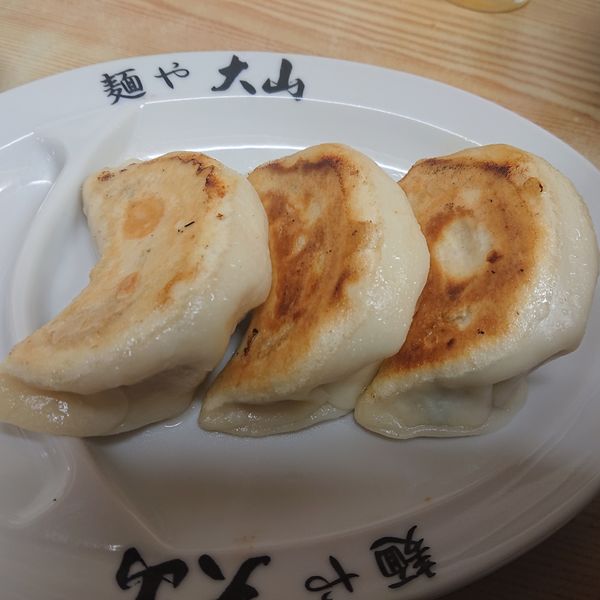 「らーめん680円、餃子320円、大和芋丼380円」@青竹手打ちラーメン 麺や大山の写真