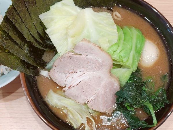 「キャベツ＋味玉＋のり」@漢ラーメン 室の写真