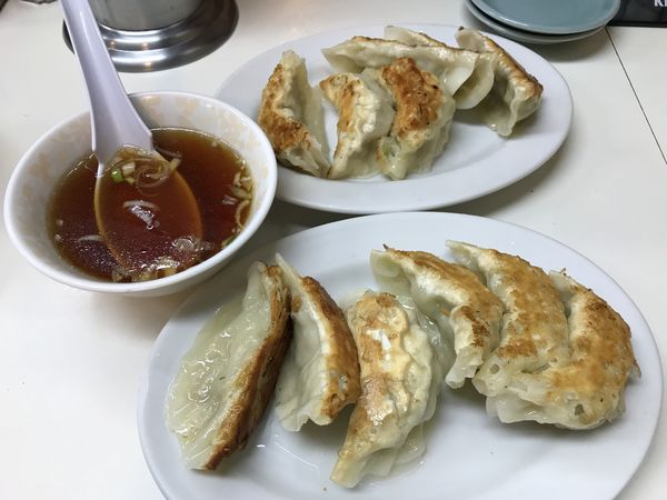 「餃子　220円」@味の中華 味の兆楽の写真