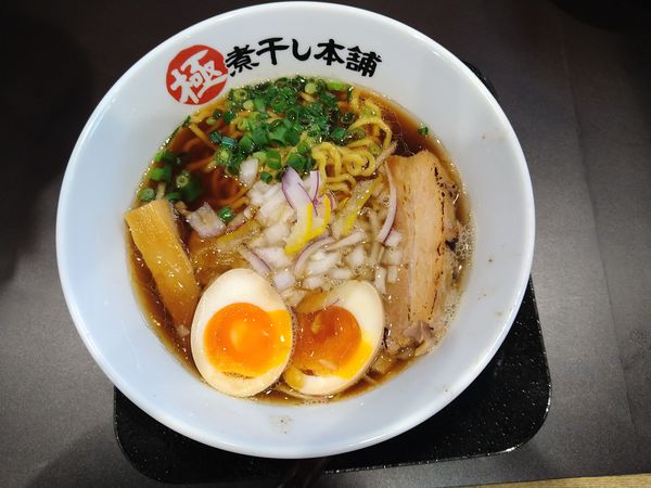「ランチセット（910円、淡麗煮干&チャーシュー丼）+味玉」@極煮干し本舗 久喜店の写真