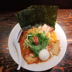 炙りチャーシュー味噌ラーメン+煮玉子+のり