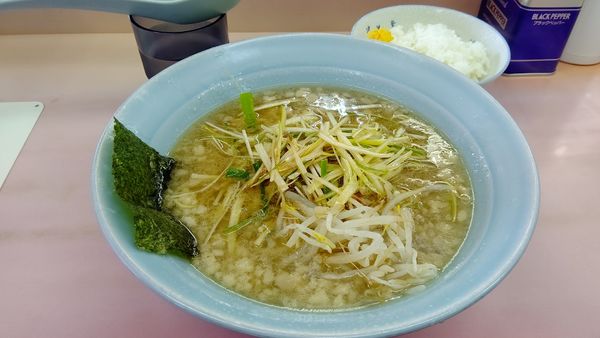 「ネギラーメン&半ライス」@ラーメンショップ 緑ヶ丘店の写真