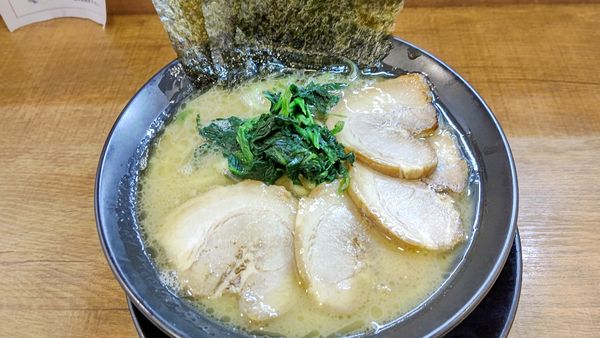 「醤油チャーシューメン」@横浜家系ラーメン武骨家 藤沢店の写真