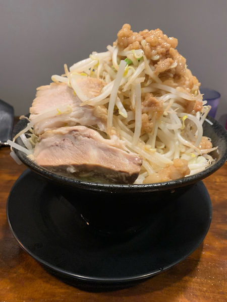 「次郎らぁめん　全マシマシ 750円」@らぁめん 次男の写真