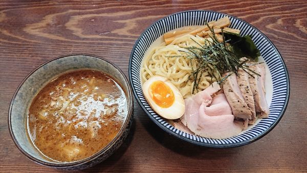 「ザル中華そば 大，ヒレ焼豚トッピング   1300円」@良温(Ra-on)の写真