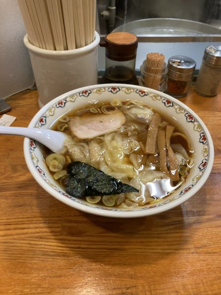 「わんたん麺　1250円」@春木屋 荻窪本店の写真