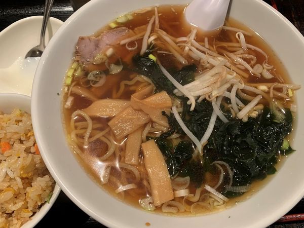 「ラーメン（醤油味）＋半炒飯」@中国食坊 大連菜館の写真